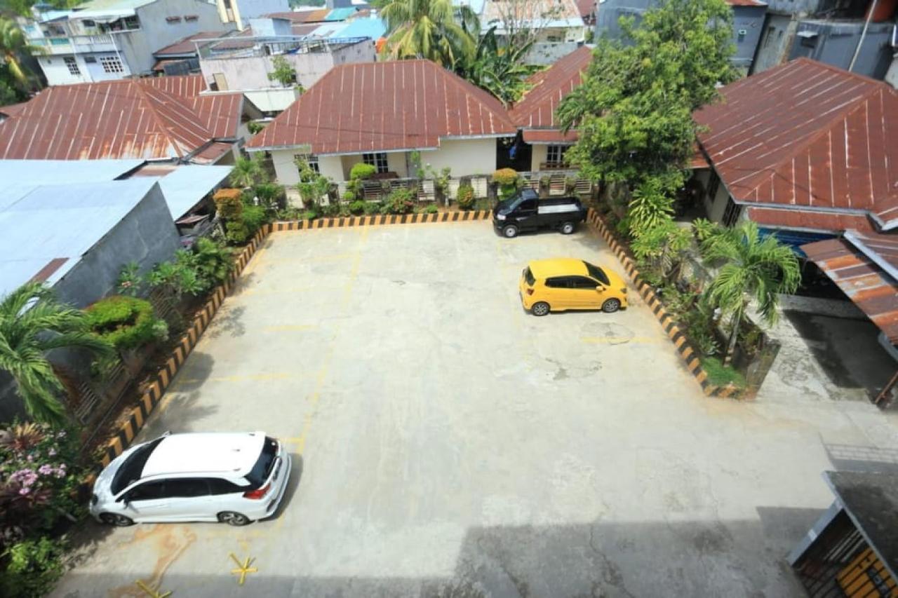 Urbanview Hotel Mulia Indah Palopo Exteriör bild