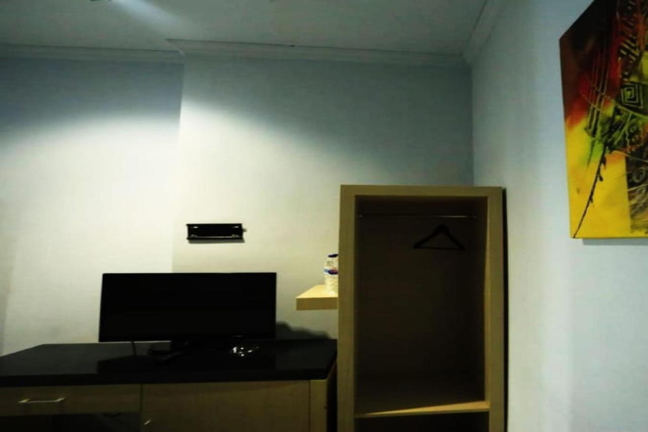 Urbanview Hotel Mulia Indah Palopo Exteriör bild
