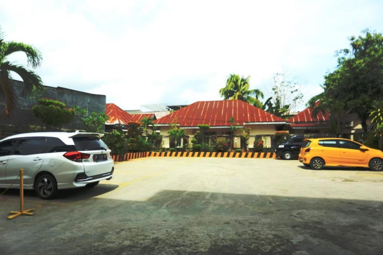 Urbanview Hotel Mulia Indah Palopo Exteriör bild