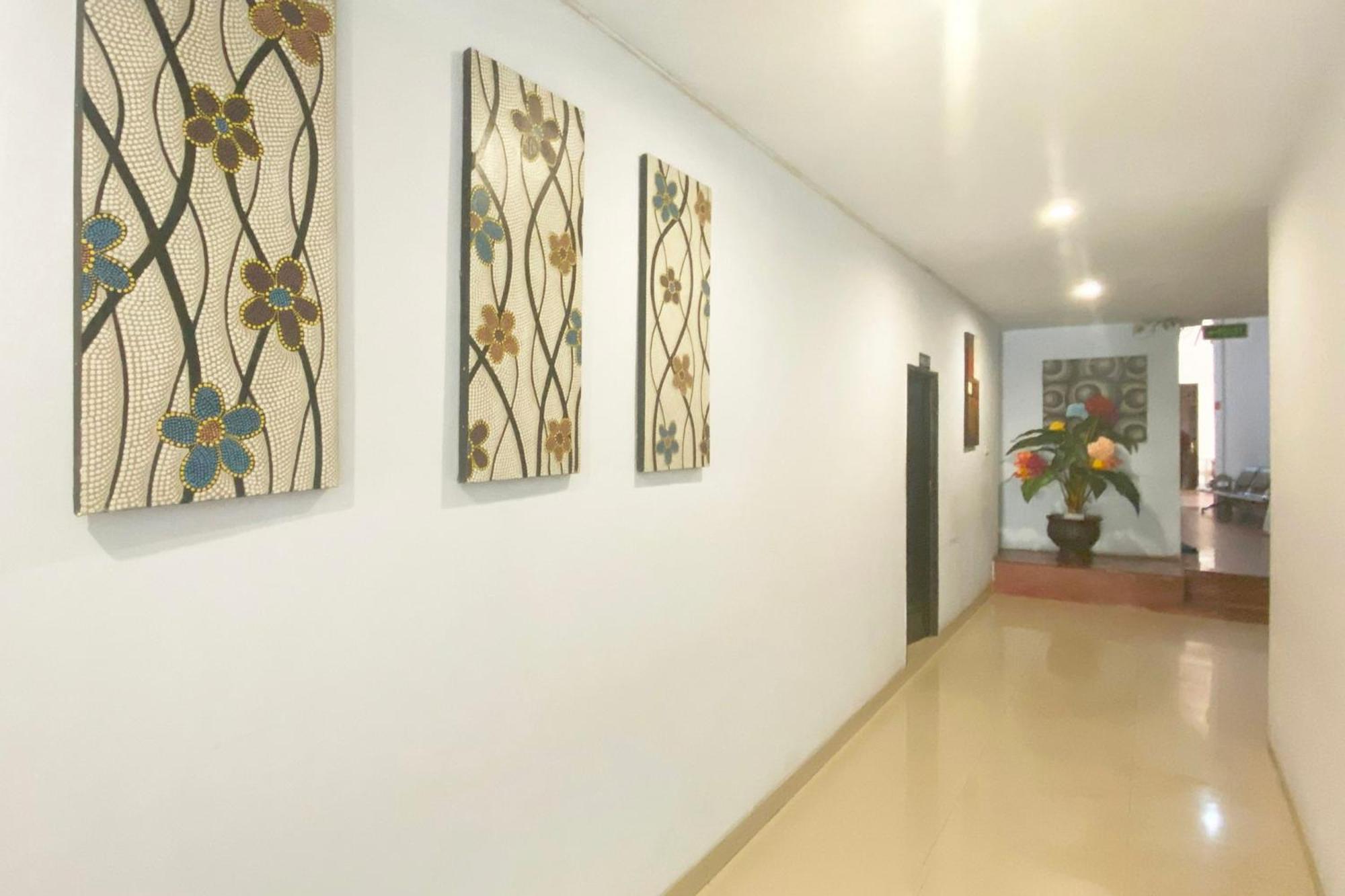 Urbanview Hotel Mulia Indah Palopo Exteriör bild