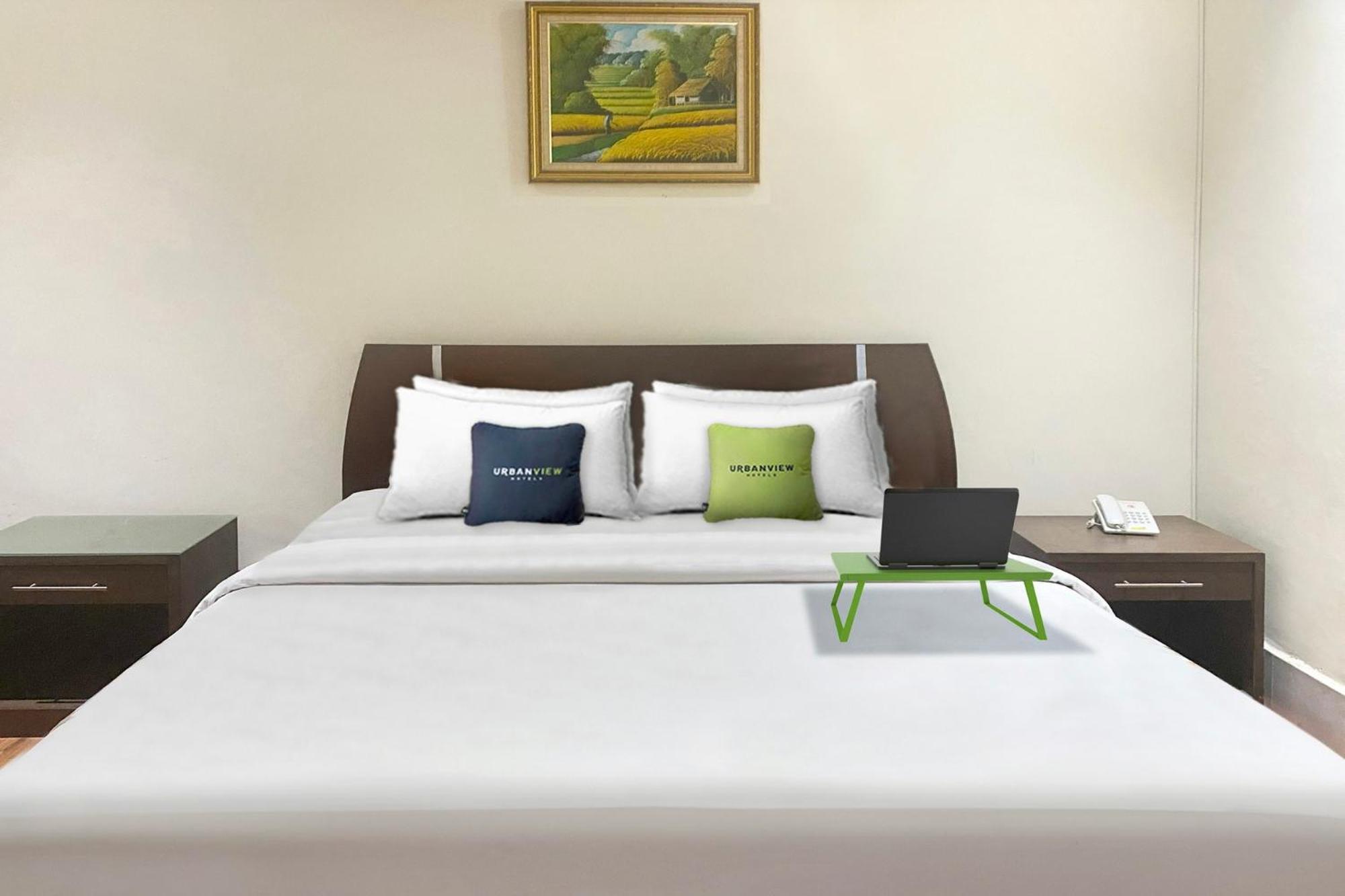 Urbanview Hotel Mulia Indah Palopo Exteriör bild